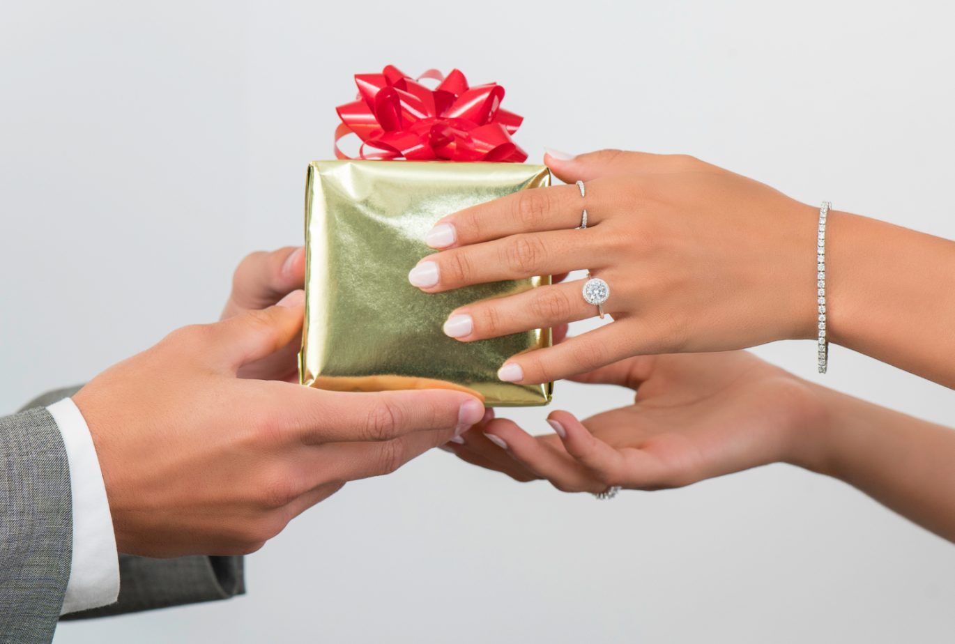 Giving a diamond gift to the one you love