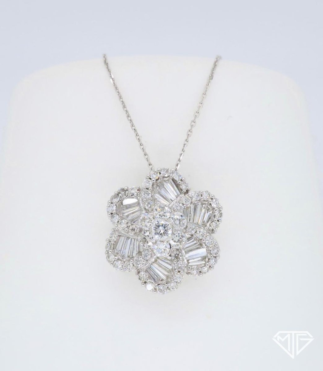 Appropriate First Date Jewelry Pieces You Should Wear