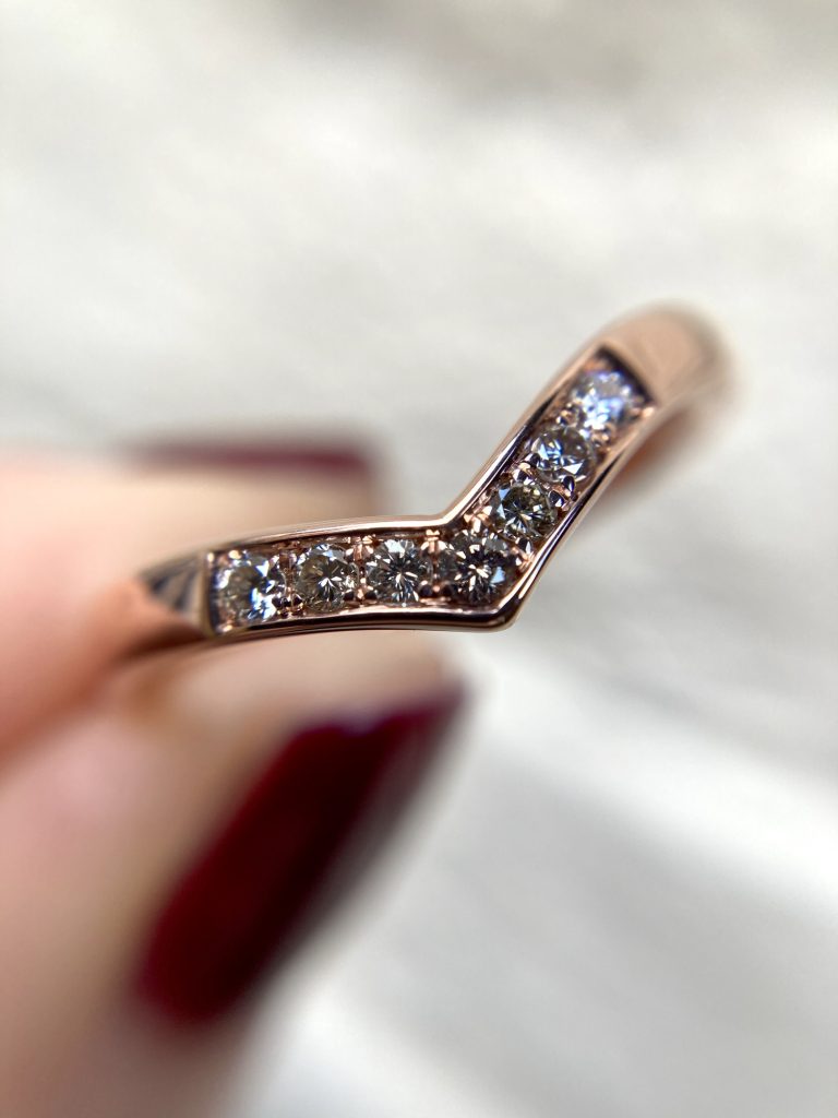 Mesmerizing wishbone diamond ring